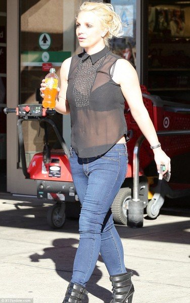 article-2544339-1AD7CA9500000578-432_634x1011