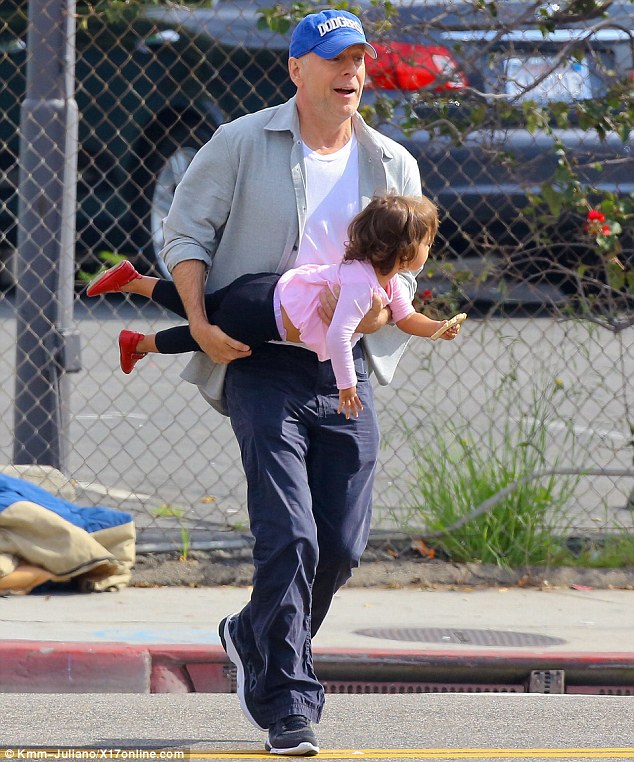 article-0-1BC0130F00000578-104_634x762