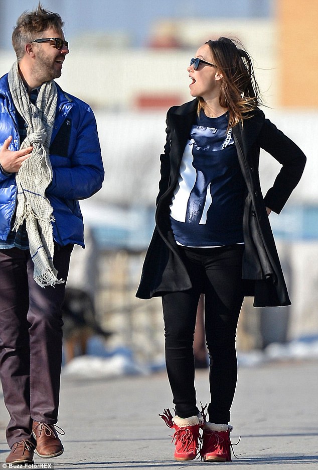 article-2576595-1C2344AD00000578-627_634x935