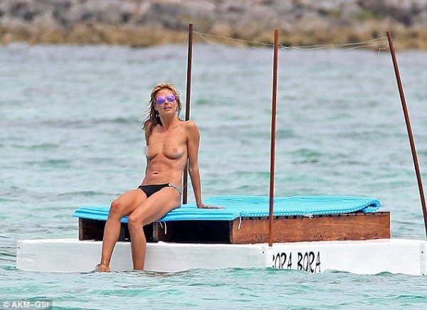 article-0-1D29024900000578-744_634x461