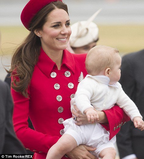 article-2598714-1CE4DBD400000578-649_472x521