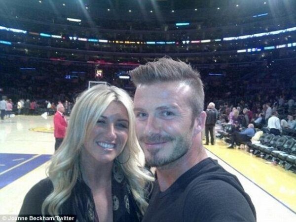 article-2618848-1D86567F00000578-270_634x475