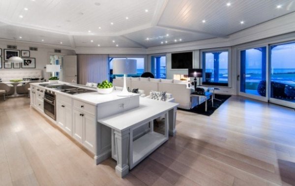 Celine-Dions-house-for-sale-Jupiter-Florida-6-611x386