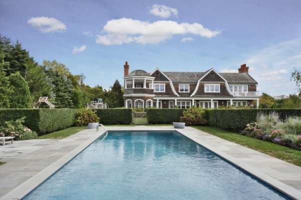 Jennifer-Lopez-buys-Hamptons-House-Water-Mill-9-611x407